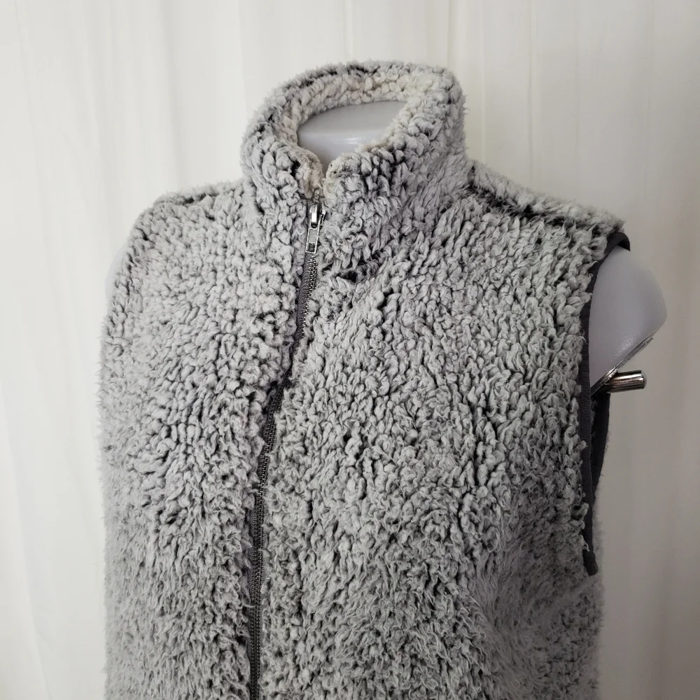 Thread & Supply sherpa vest tunic length gray size medium